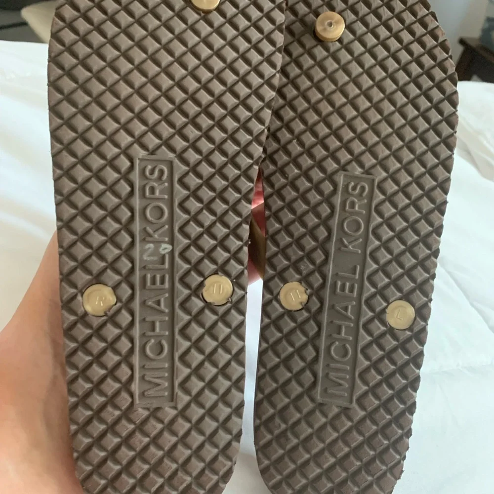 Michael Kors Size 11 Flip flops 🤎